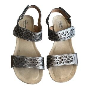 Clarks Bendables Sandals Womens SZ 7.5  Metallic Bronze Leather Comfort Size 7.5